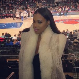 Meet your Posher, Renessia